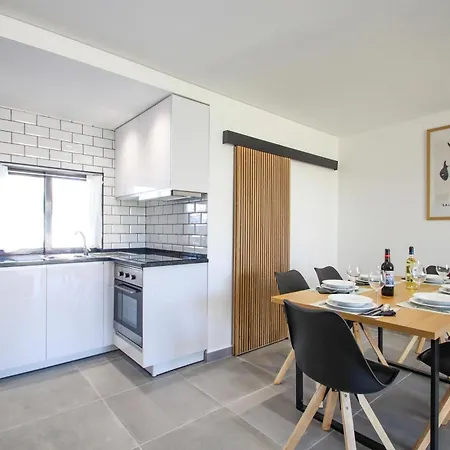 Apartment Lily - Com Piscina Perto Da Em